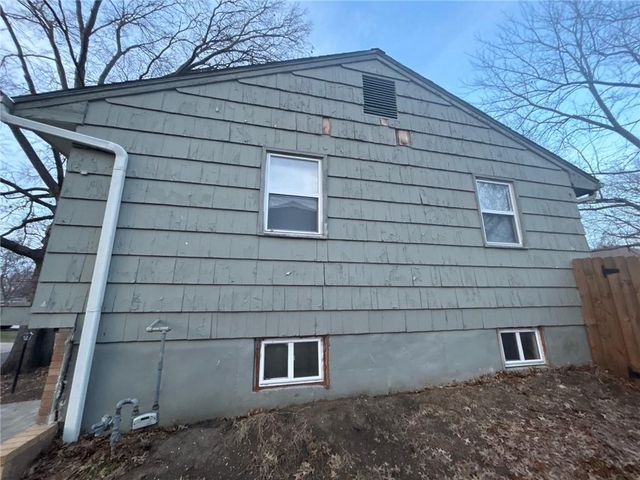 7421 Hardy Avenue, Raytown, MO 64133