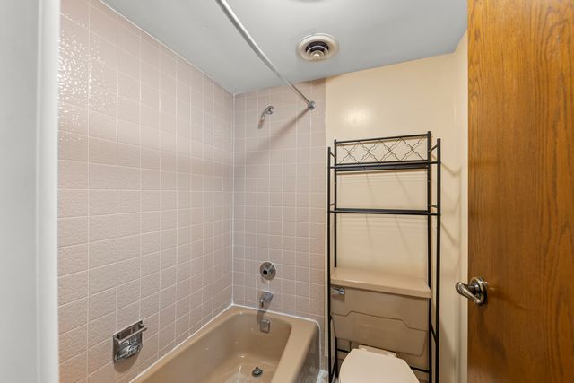 5707 129th Street 2D, Crestwood, IL 60418