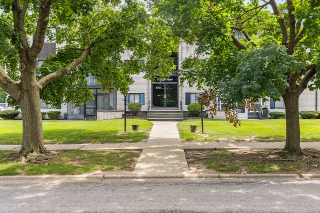 5707 129th Street 2D, Crestwood, IL 60418