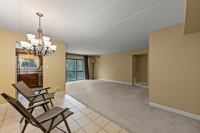 5707 129th Street 2D, Crestwood, IL 60418