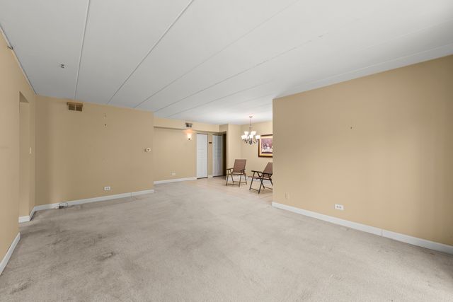 5707 129th Street 2D, Crestwood, IL 60418