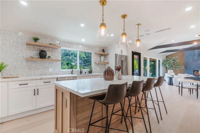4112 Knobhill Drive, Sherman Oaks, CA 91403