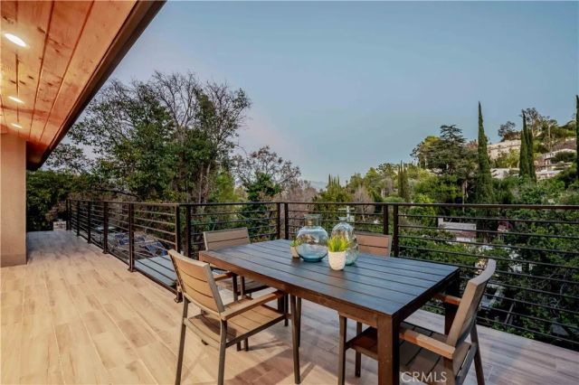 4112 Knobhill Drive, Sherman Oaks, CA 91403