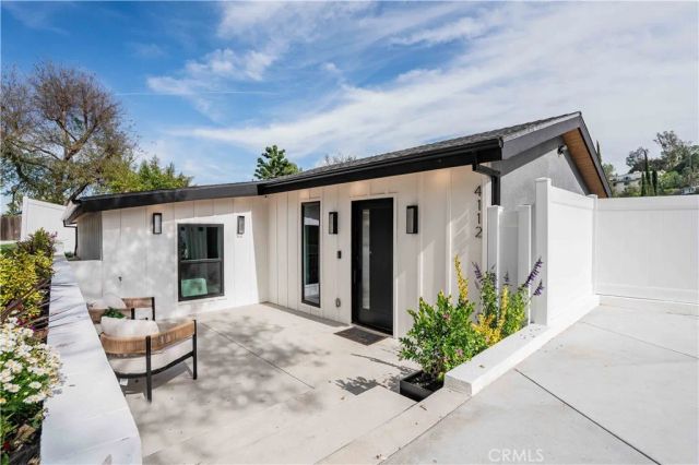 4112 Knobhill Drive, Sherman Oaks, CA 91403