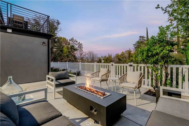 4112 Knobhill Drive, Sherman Oaks, CA 91403