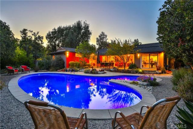 666 W 9th Street, Claremont, CA 91711