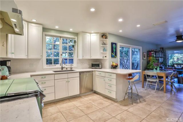666 W 9th Street, Claremont, CA 91711