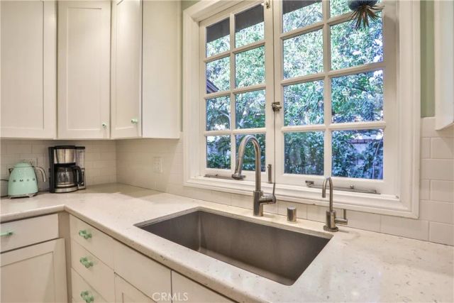 666 W 9th Street, Claremont, CA 91711