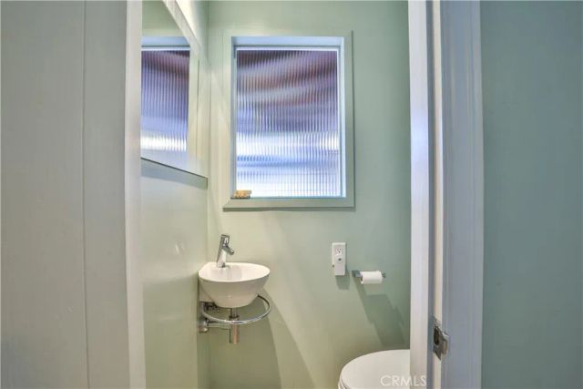 666 W 9th Street, Claremont, CA 91711