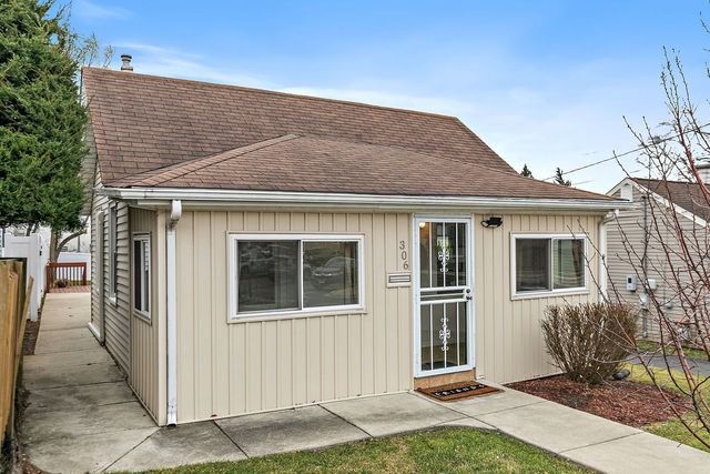 306 Johnson Street, East Dundee, IL 60118