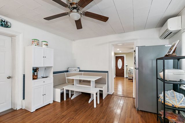 306 Johnson Street, East Dundee, IL 60118