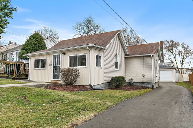 306 Johnson Street, East Dundee, IL 60118