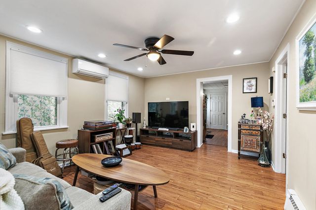 306 Johnson Street, East Dundee, IL 60118