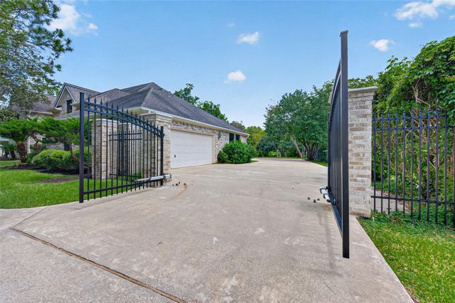 4334 Crystal Ridge Street, Missouri City, TX 77459