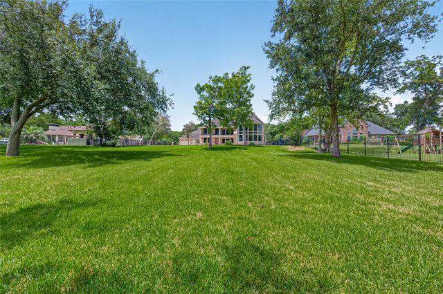 4334 Crystal Ridge Street, Missouri City, TX 77459