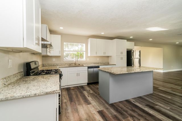 5100 Goose Creek Drive, Baytown, TX 77521