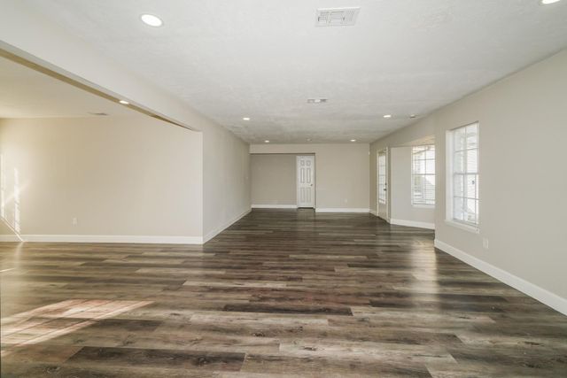 5100 Goose Creek Drive, Baytown, TX 77521