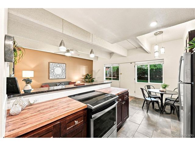 384 S Ironton St 111, Aurora, CO 80012
