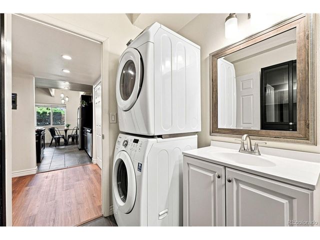 384 S Ironton St 111, Aurora, CO 80012
