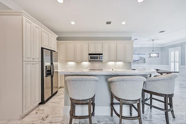 2 Evia Main, Galveston, TX 77554
