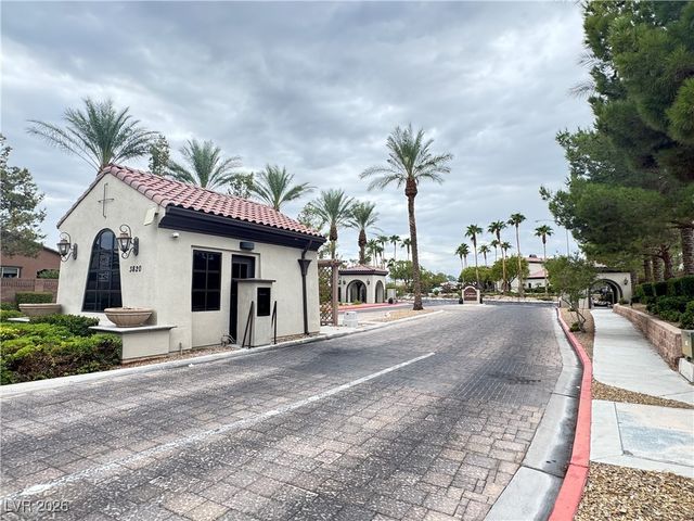 5641 Keystone Crest Street, North Las Vegas, NV 89081