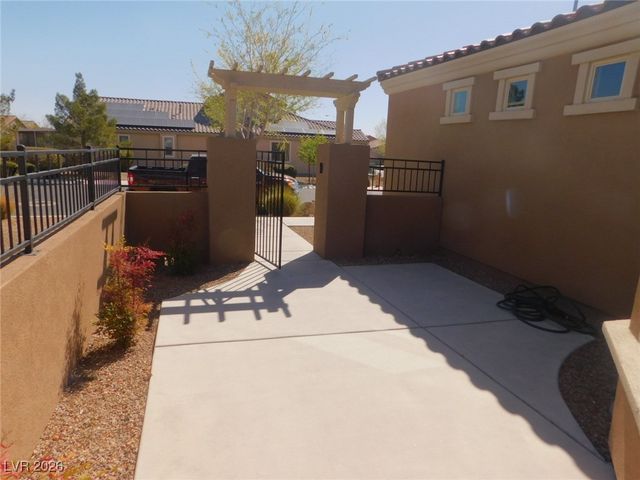 5641 Keystone Crest Street, North Las Vegas, NV 89081
