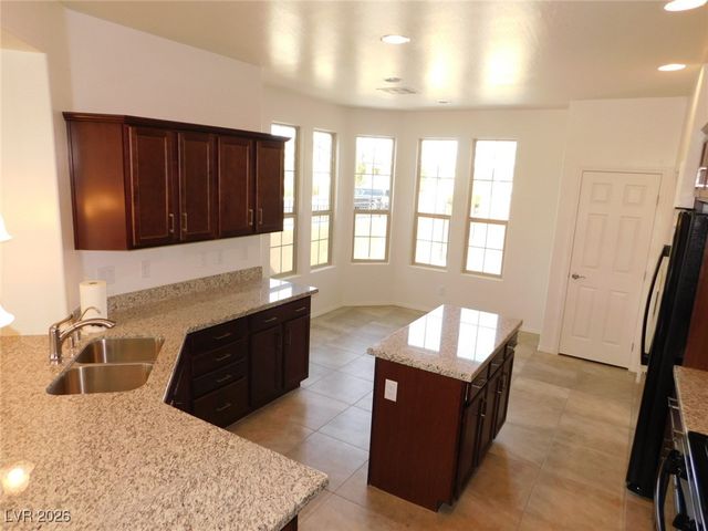 5641 Keystone Crest Street, North Las Vegas, NV 89081