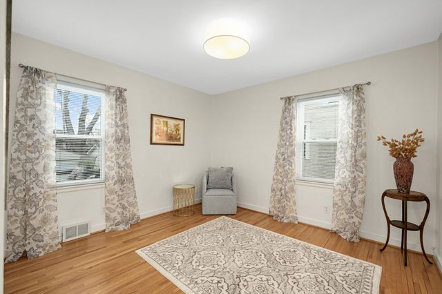 296 Hamline Avenue S, Saint Paul, MN 55105