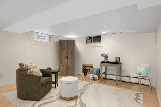 296 Hamline Avenue S, Saint Paul, MN 55105