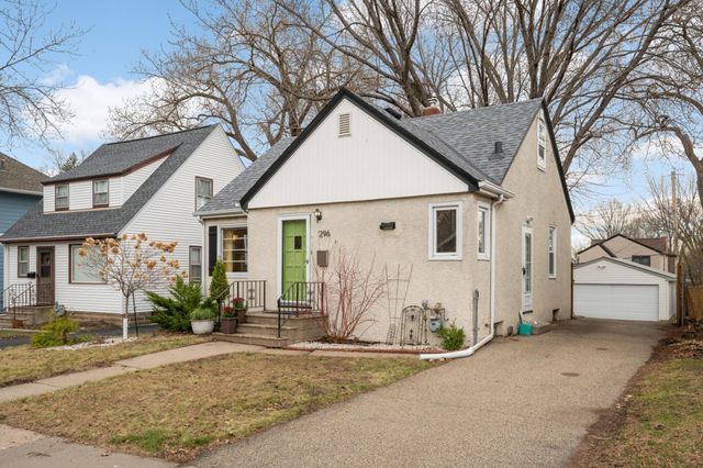 296 Hamline Avenue S, Saint Paul, MN 55105