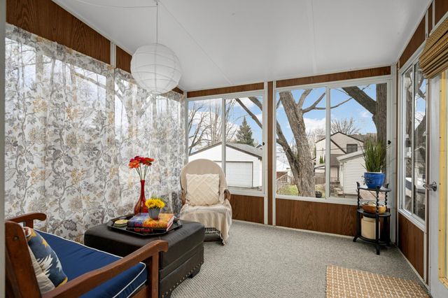 296 Hamline Avenue S, Saint Paul, MN 55105