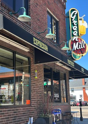 296 Hamline Avenue S, Saint Paul, MN 55105