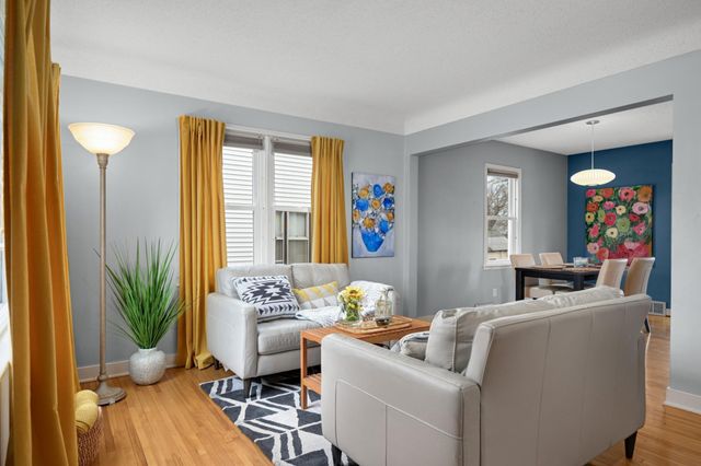 296 Hamline Avenue S, Saint Paul, MN 55105