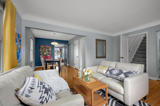 296 Hamline Avenue S, Saint Paul, MN 55105