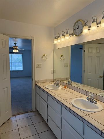 1614 SE Pinewood Dr, Lawton, OK 73501