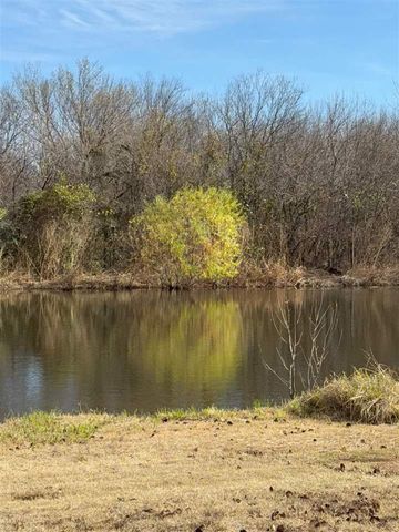 1614 SE Pinewood Dr, Lawton, OK 73501