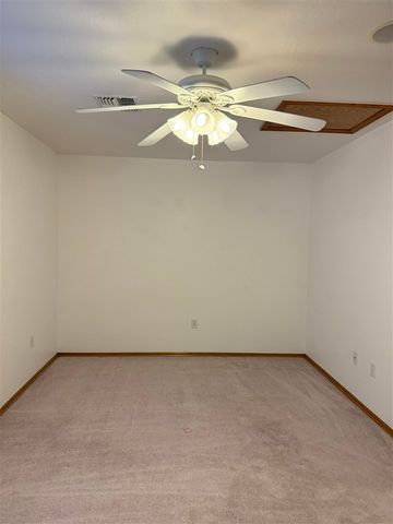 1614 SE Pinewood Dr, Lawton, OK 73501