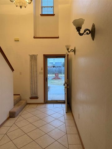 1614 SE Pinewood Dr, Lawton, OK 73501