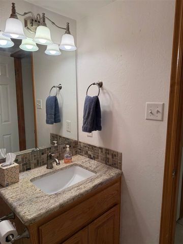 1614 SE Pinewood Dr, Lawton, OK 73501