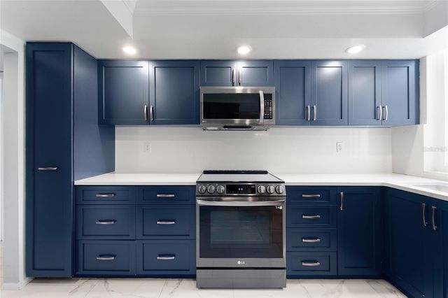 6265 MIDNIGHT PASS ROAD 102, Sarasota, FL 34242