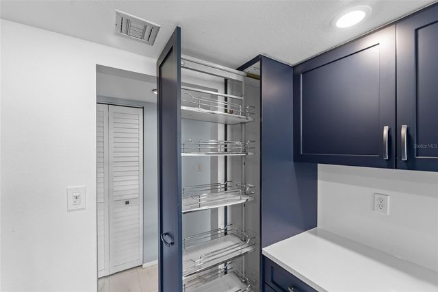 6265 MIDNIGHT PASS ROAD 102, Sarasota, FL 34242