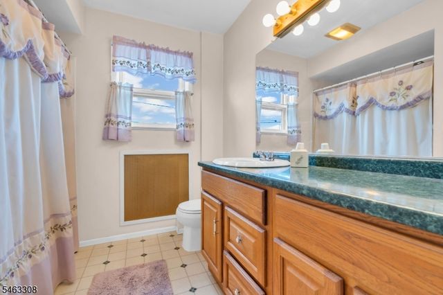 303 N Bridge St, Somerville Boro, NJ 08876