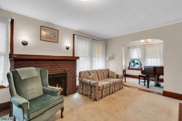 303 N Bridge St, Somerville Boro, NJ 08876