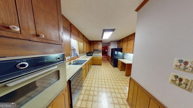 2802 Lakeview Court, Buford, GA 30519