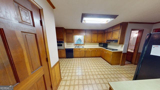 2802 Lakeview Court, Buford, GA 30519