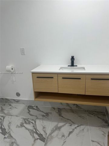 6560 SW 49th St 1, Davie, FL 33314