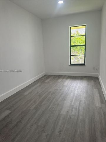 6560 SW 49th St 1, Davie, FL 33314