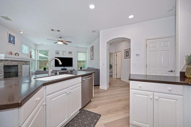 549 Fifteen Mile Dr, Roseville, CA 95678