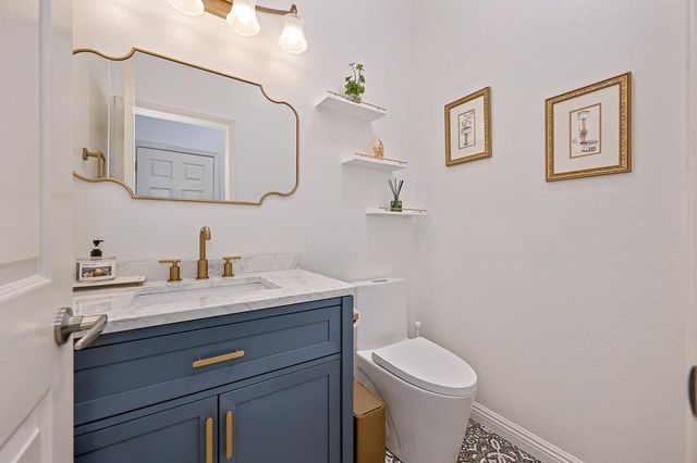 549 Fifteen Mile Dr, Roseville, CA 95678
