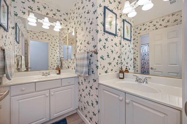 549 Fifteen Mile Dr, Roseville, CA 95678